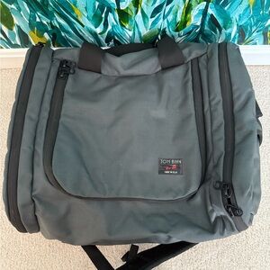 Tom Bihn Aeronaut 30 bag